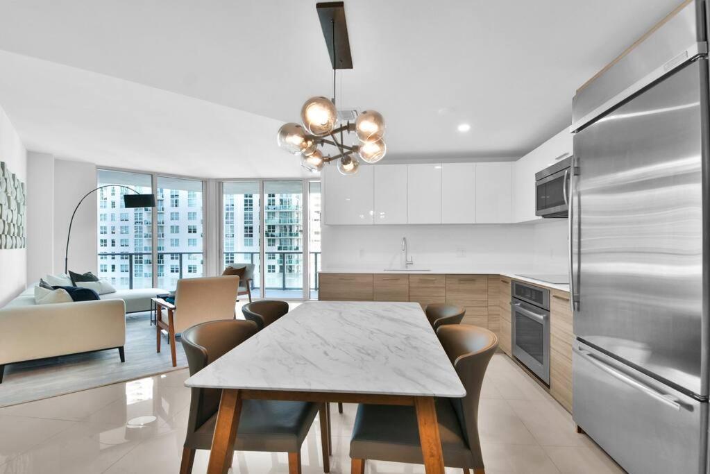 Lovely Upscale Condo Gorgeous View 2Bd 2Bath In Brickell ميامي المظهر الخارجي الصورة